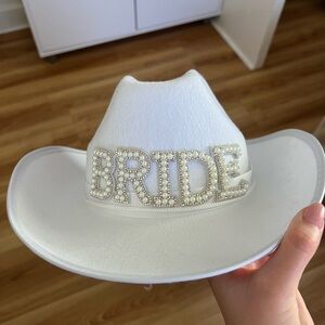 ShowMeYourMuMu Bride cowboy hat